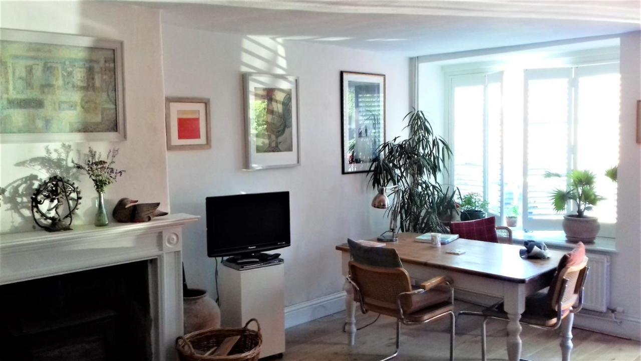 38 Newtown Guest House Bradford-On-Avon Екстериор снимка
