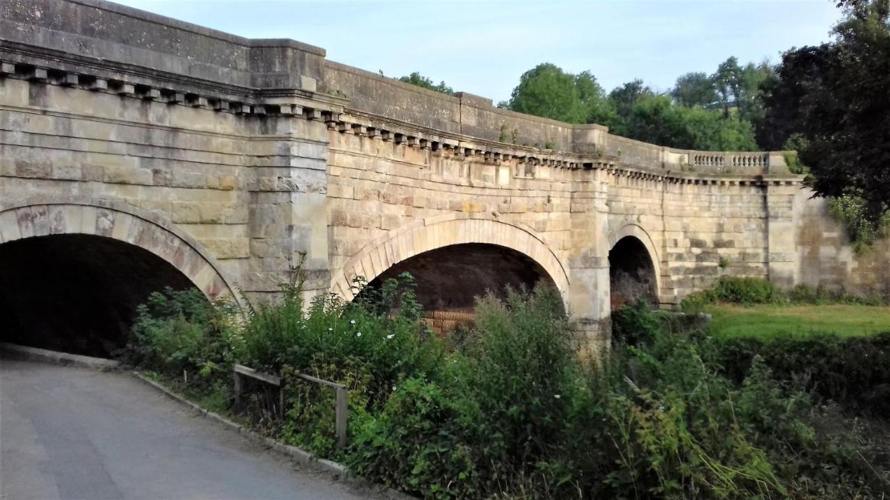 38 Newtown Guest House Bradford-On-Avon Екстериор снимка