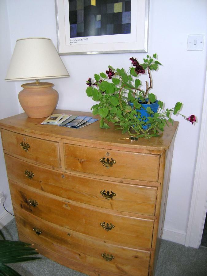 38 Newtown Guest House Bradford-On-Avon Екстериор снимка