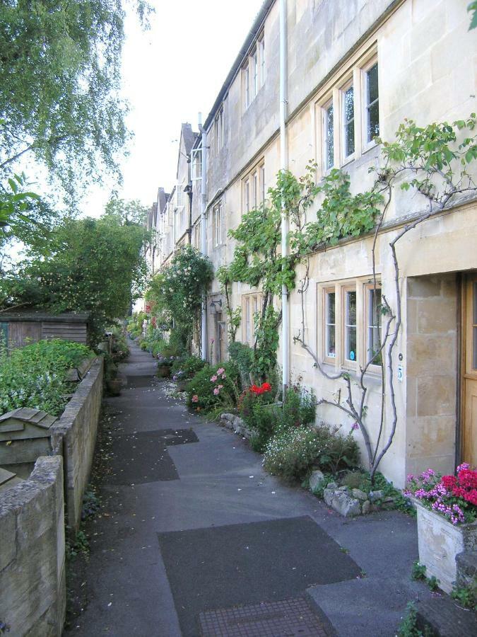 38 Newtown Guest House Bradford-On-Avon Екстериор снимка